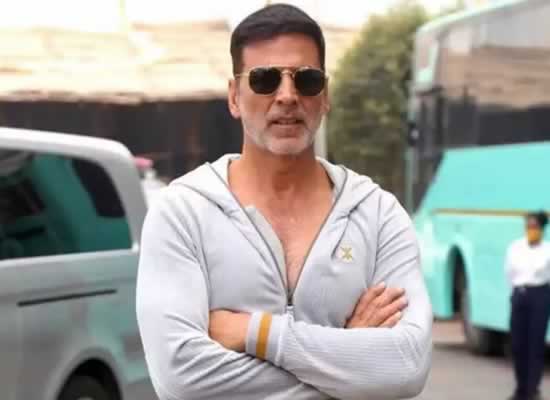 Akshay Kumar opens up on allegations of not committing to movies!