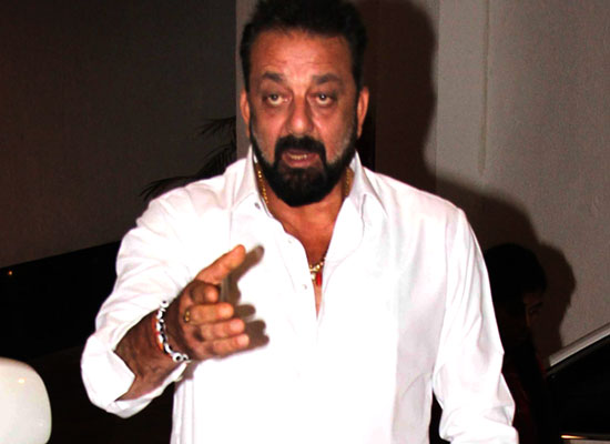 Sanjay Dutt provides food to 1000 families in Mumbai amid Coronavirus crisis!