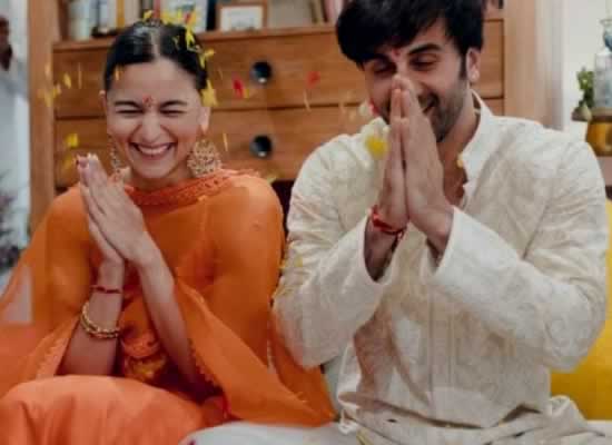 Parents-to-be Alia Bhatt and Ranbir Kapoor express gratitude on wishes with a cute pic!