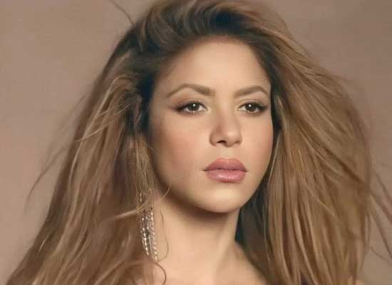 Shakira gets honored with Latin Woman of the Year award at the music event!