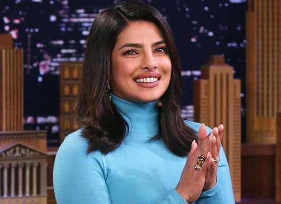 Priyanka Chopra reacts as blue tick reappears on her Twitter handle!