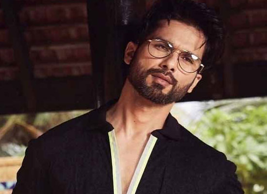 Shahid Kapoor to play lead in Rakeysh Omprakash Mehra's magnum opus Karna!