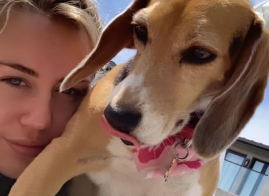 Miley Cyrus pays tribute to her beloved dog who passed away!
