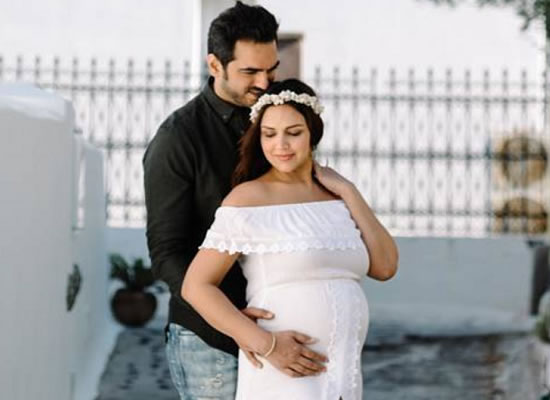 Esha Deol and Bharat Takhtani welcome a baby girl!