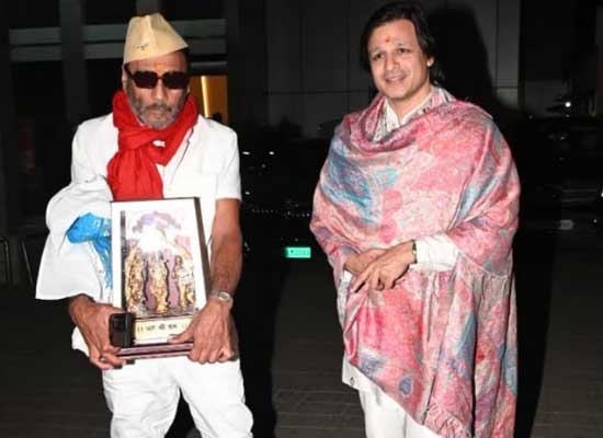 Jackie Shroff brings back Lord Ram's idol from Ayodhya as a memento!