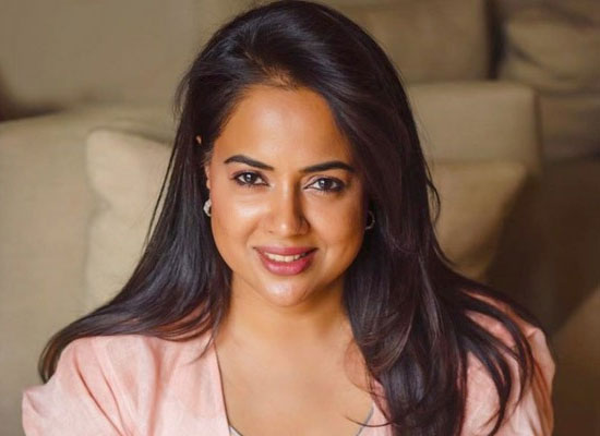 Sameera Reddy to share tips to tackle weakness after recovering from Covid-19!
