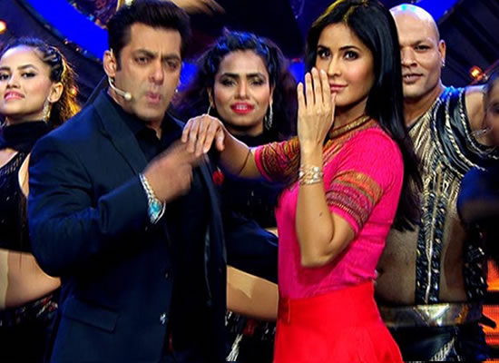 Salman Khan recites SRK's Jab Tak Hai Jaan poem for Katrina!